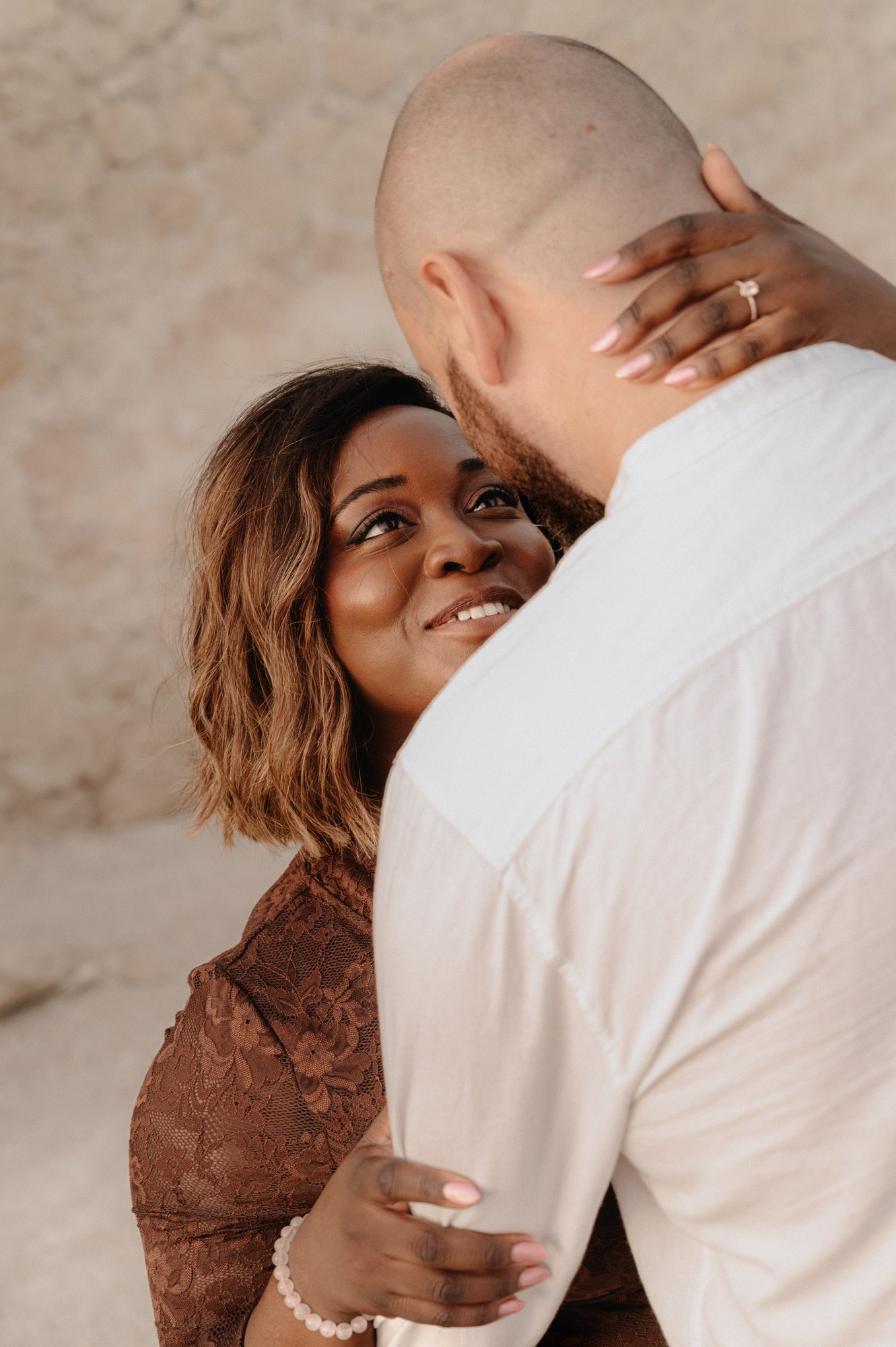 Magnolia looking lovingly at Pieter, Alicante